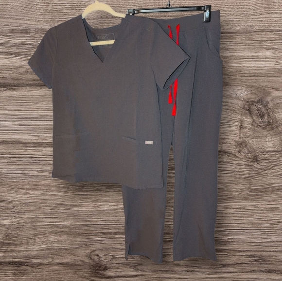 Figs Charcoal Scrub Set - Picture 1 of 5